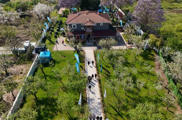 Saygınlar Kulübü Gölcük’te hizmete açıldı 