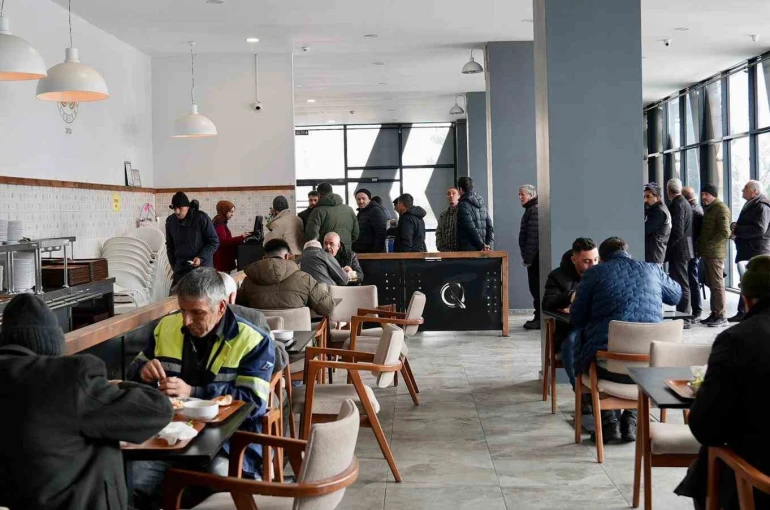 Şehir Lokantası büyük ilgi görüyor 