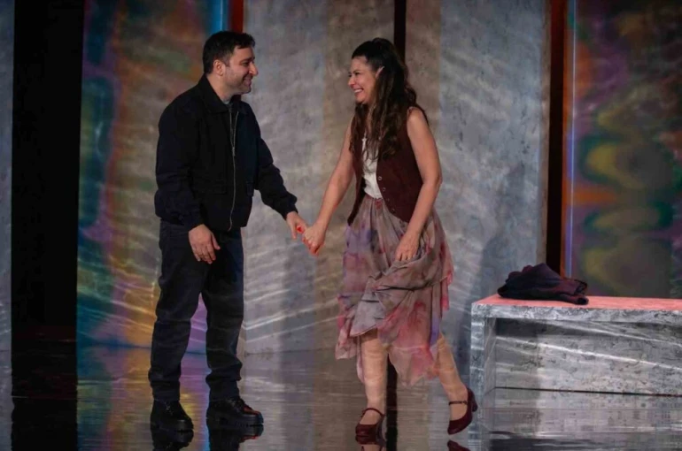 Şehir Tiyatroları, "Unutmak" oyunuyla göz doldurdu 