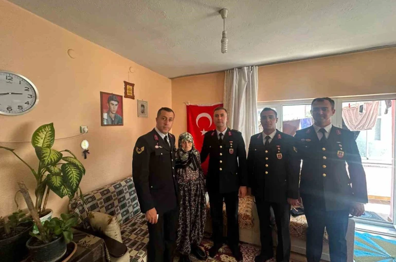 Şehit ailesine vefa ziyareti