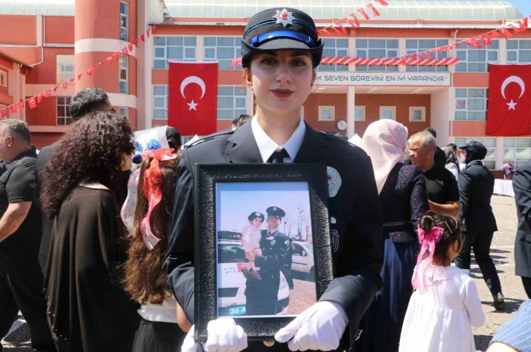 Şehit babasının izinden giderek polis oldu 