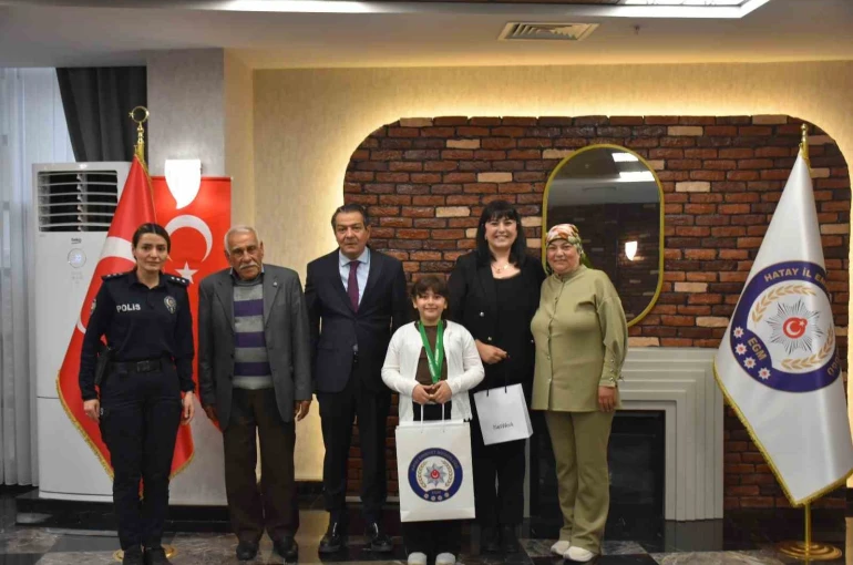 Şehit kızı polis teşkilatına gurur yaşattı 