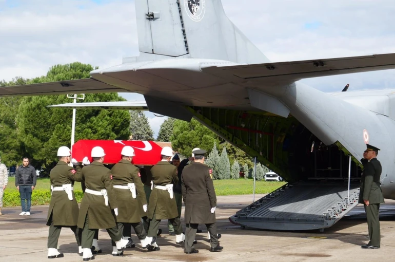 Şehit Pilot Binbaşı İbrahim Bolat İzmir'de son yolculuğuna uğurlandı