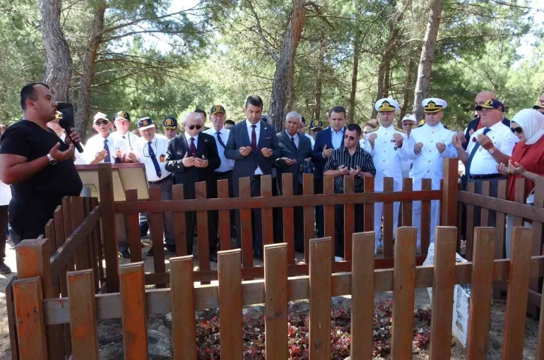Şehit Tabip Binbaşı Mehmet İsmail Bey, kabri başında dualarla anıldı 