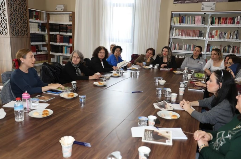 Şehzadeler’de "Kitap, kahve ve Kurabiye" buluşmasıyla başladı 