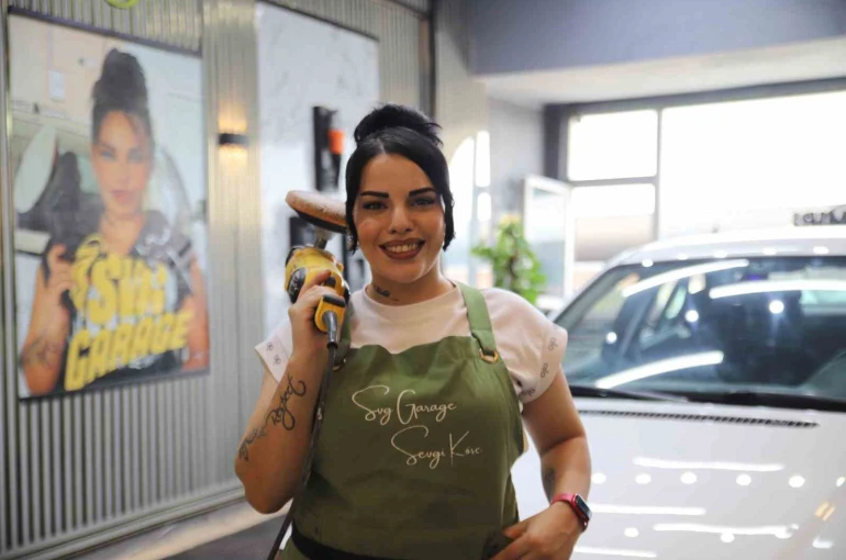 Sekreter olarak başladığı oto kaplama sektöründe kendi işinin patronu oldu