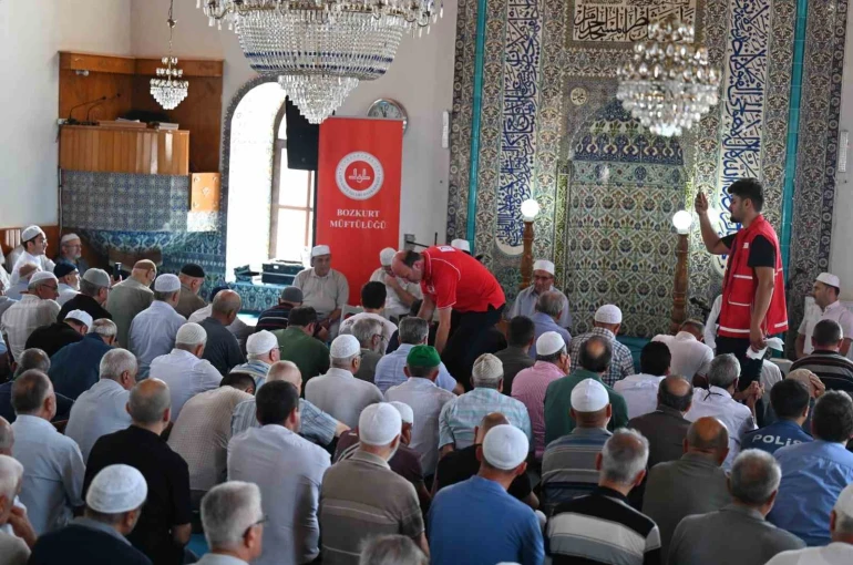Sel felaketinde hayatını kaybedenler dualarla anıldı