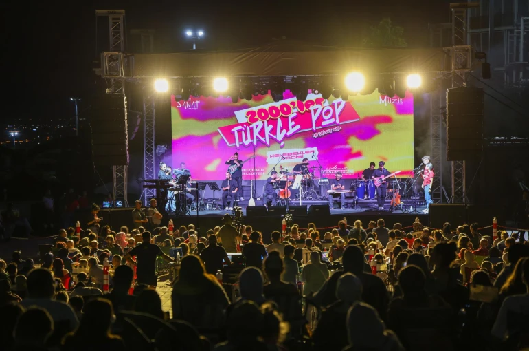 Selçuklu Belediyesi Sanat Akademisi’nden unutulmaz 2000’ler Türkçe pop konseri