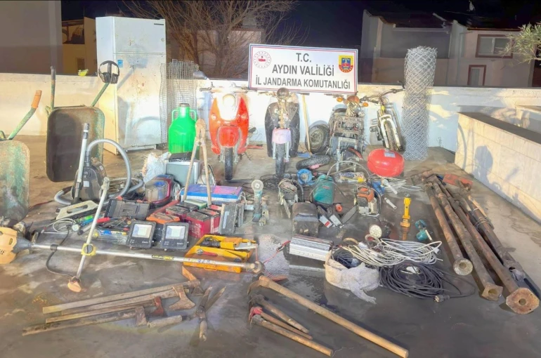 Seli fırsat bildi, 4 evi soydu, jandarmadan kaçamadı 