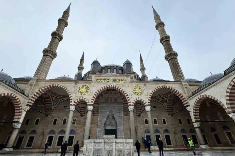 Selimiye Camii 4 yıl aradan sonra ibadete açıldı