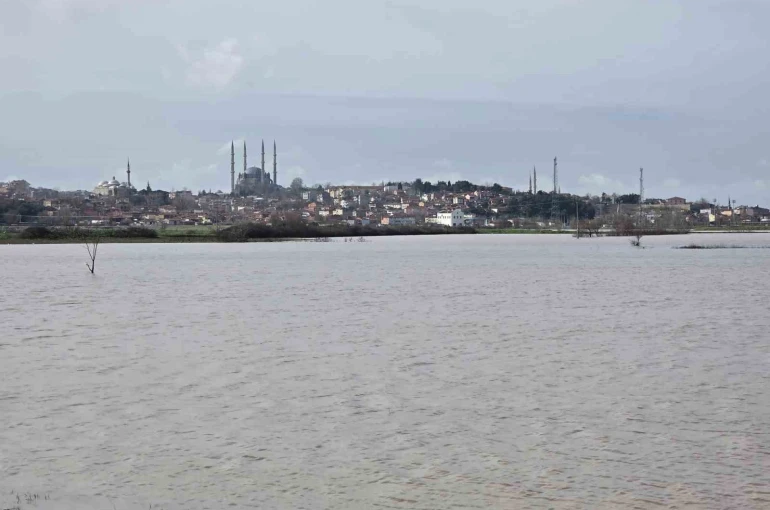 Selimiye Camii, göle dönen tarlalardan İstanbul’daki Sultanahmet’i andırdı 