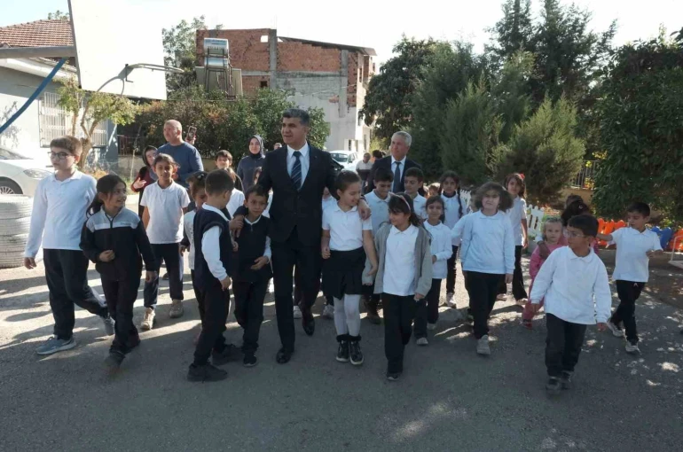 Şener: "Çocuklarımızın en iyi şartlarda eğitim alması için çalışıyoruz" 