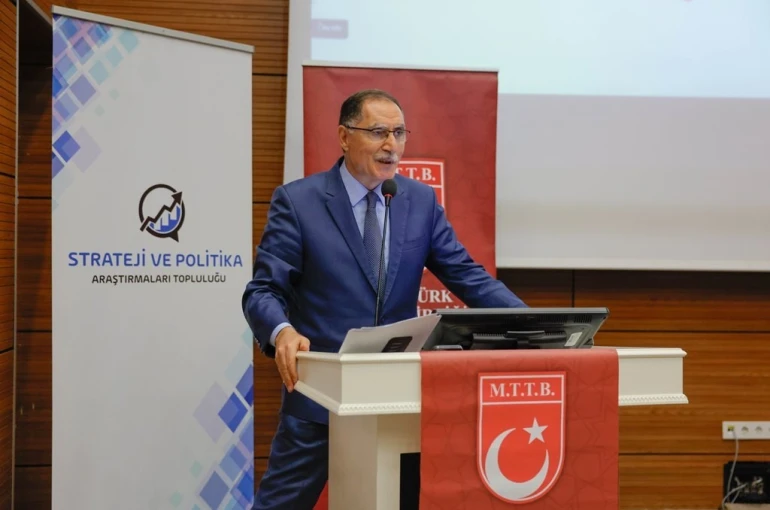 Şeref Malkoç: "Türkiye’nin yeni ve sivil bir anayasaya ihtiyacı var" 