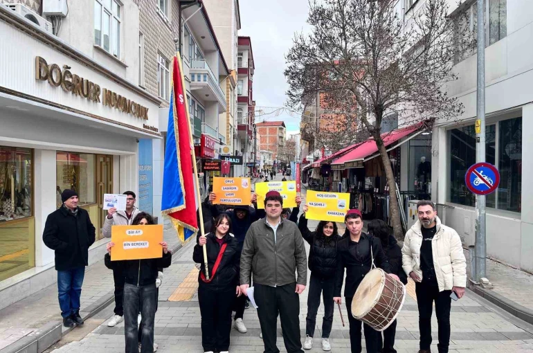 Şereflikoçhisar’da Ramazan coşkusu: Öğrencilerden Ramazan manileri söyledi 