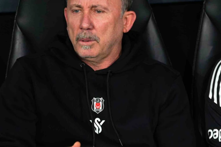 Sergen Yalçın, Beşiktaş’ın başında Fenerbahçe’ye ilk kez kaybetti