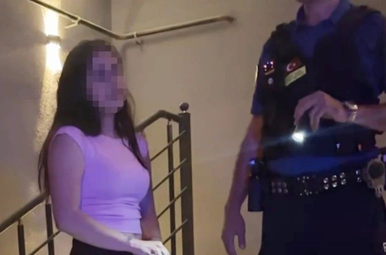 Sevgilisinin darbettiği genç kadın gözyaşlarıyla polise sığındı