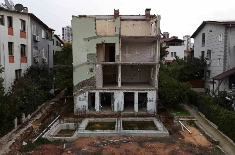 Seyhan Belediye Başkan Yardımcısı hakkında kaçak inşaat ve izinsiz tadilat başlattı iddiası