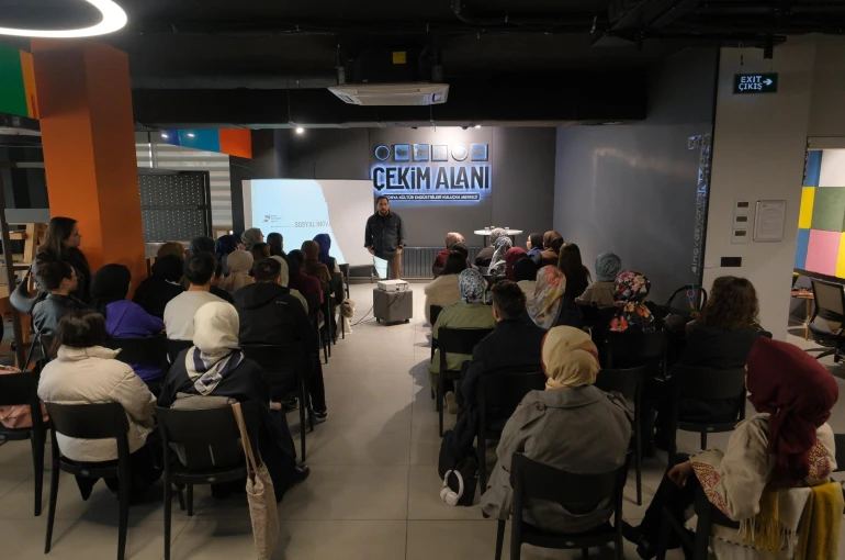 Sia’da “Mekân, Hafıza Ve Kadınlar Pazarı” Kitap Galası Gerçekleştirildi