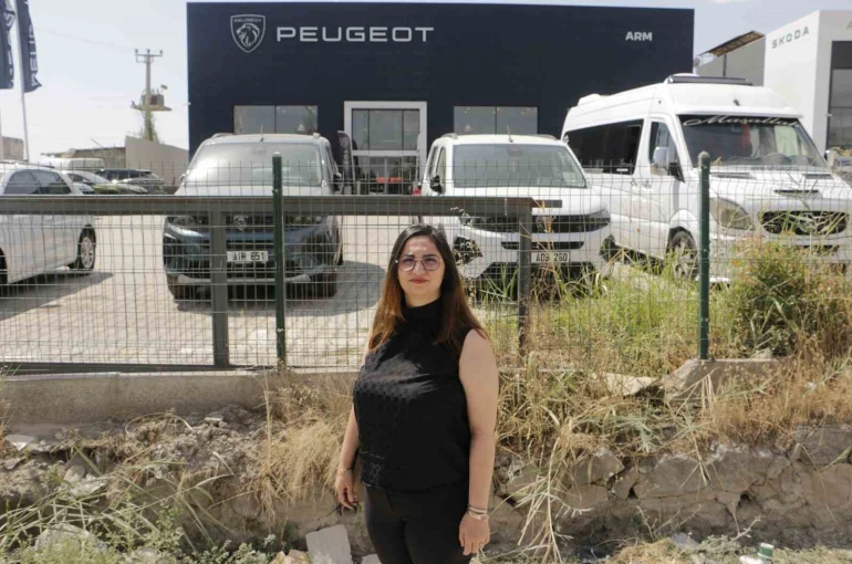 Sıfır aldığı Peugeot marka araç, 6 bin kilometrede iki kez yolda bıraktı