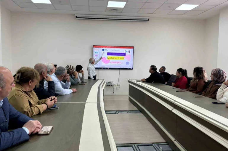 Sığınmacı kadınların başarı öyküleri "Just Her" projesiyle görünür oluyor 