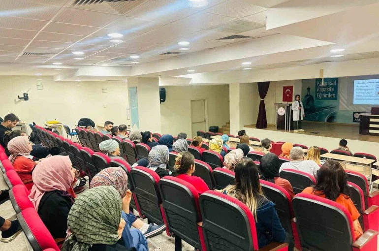 Siirt Eğitim ve Araştırma Hastanesinde transfüzyon güvenliği eğitimi 