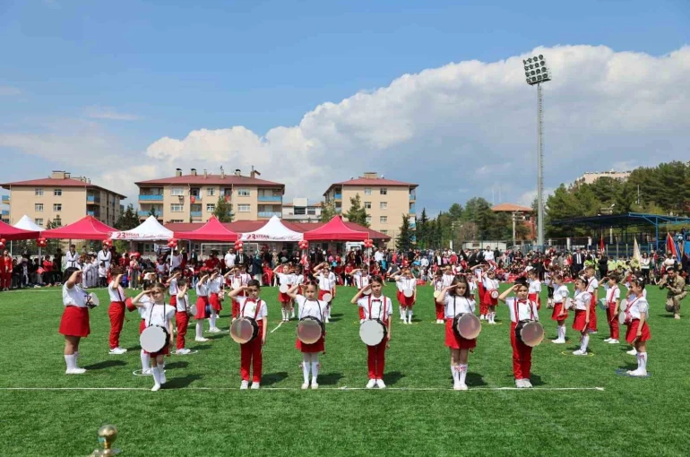 Siirt’te 23 Nisan coşkuyla kutlandı 