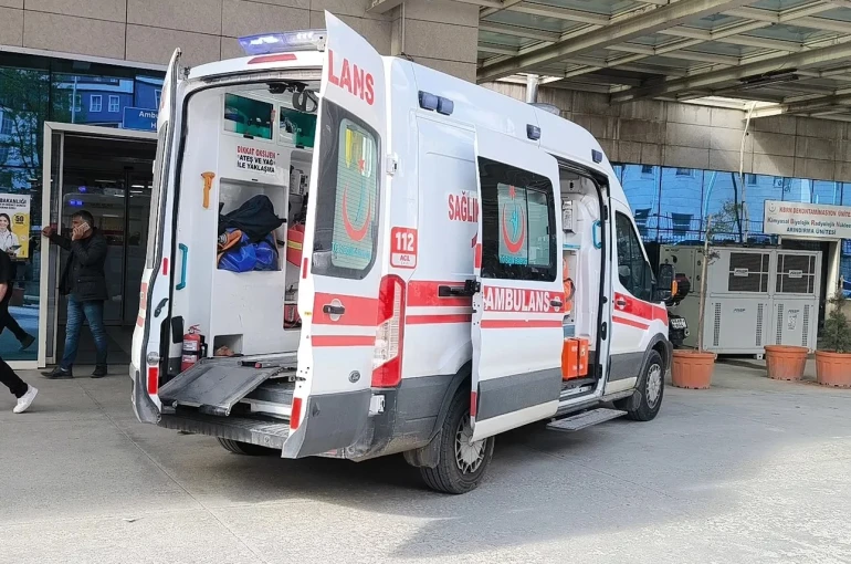 Siirt’te devrilen traktörün altında kalan sürücü hayatını kaybetti 