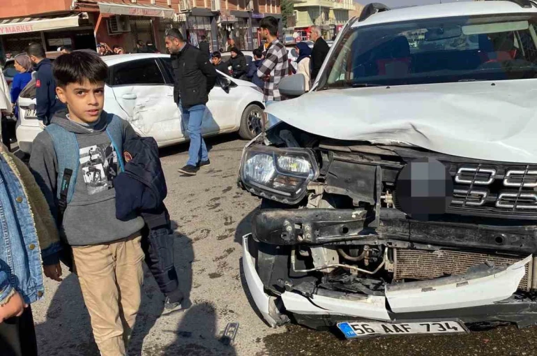 Siirt’te iki otomobil çarpıştı: 1 yaralı 