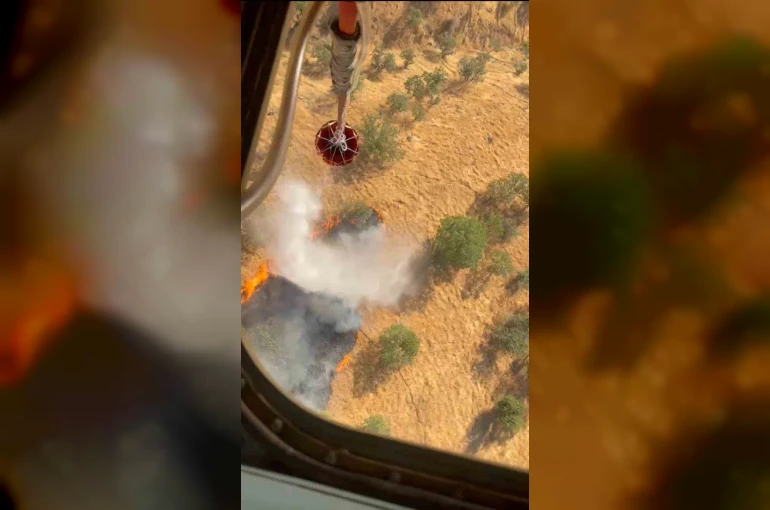 Siirt’te örtü yangınına havadan müdahale sürüyor 