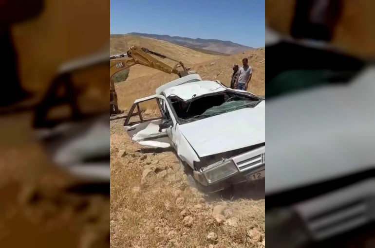 Siirt’te otomobil hurdaya döndü: 2 yaralı 