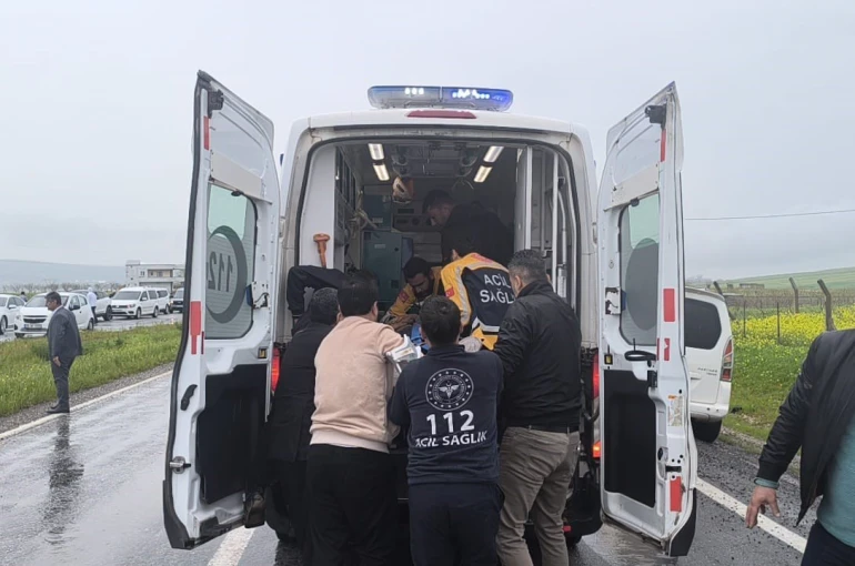 Siirt’te otomobil ile kamyonet çarpıştı: 2 ölü, 3 ağır yaralı 