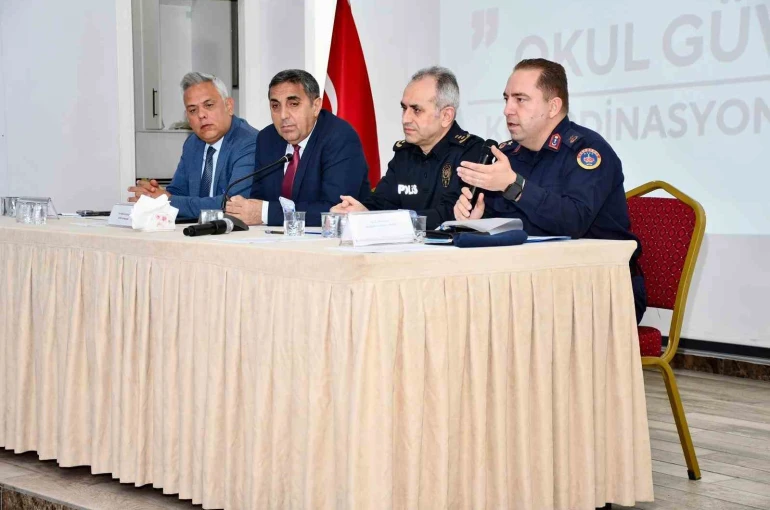 Silifke’de okul güvenliği koordinasyon toplantısı yapıldı 