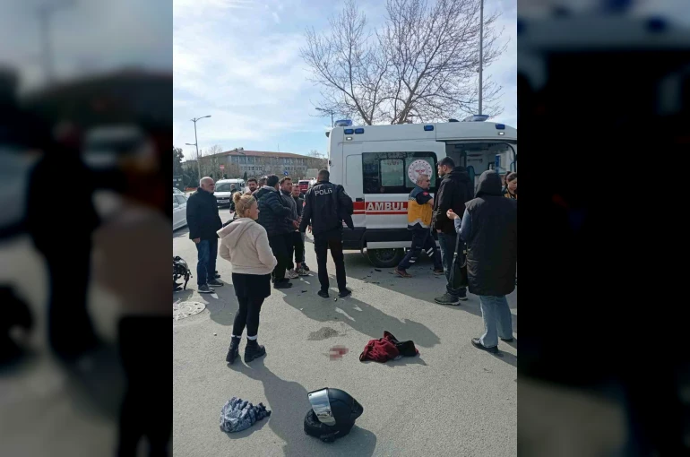 Silivri’de ışık ihlali yapan otomobil sürücüsü, motosikletle çarpıştı 
