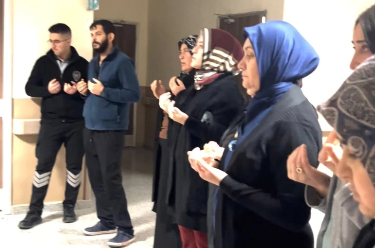 Simav’da vefat eden sağlık personelleri için kurban kesildi, lokma hayrı yapıldı