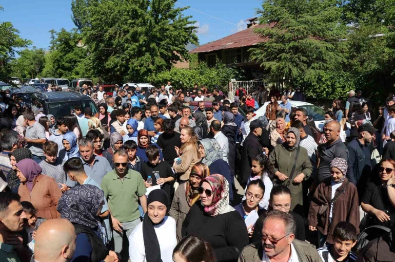 Sınava gireceği merkezi karıştıran öğrenci son anda sınava yetiştirildi 