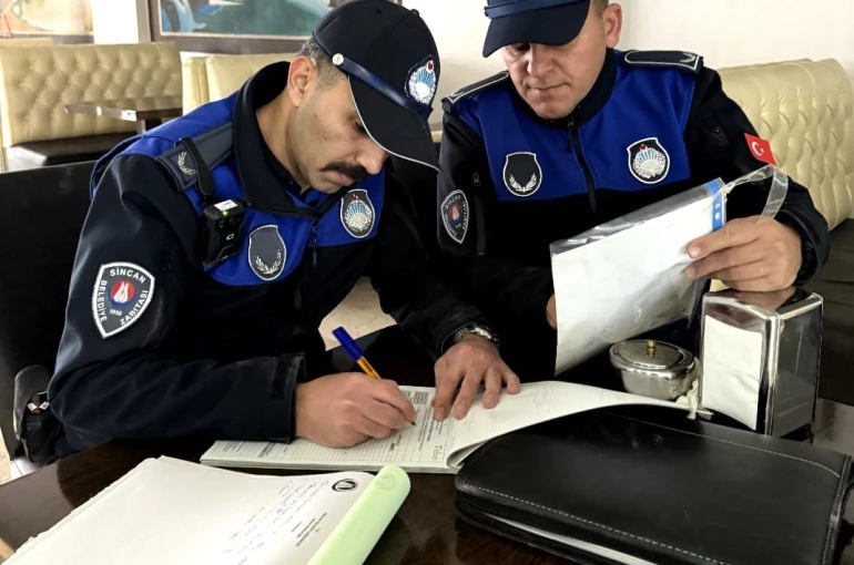 Sincan Belediyesi zabıta ekiplerinden denetim 