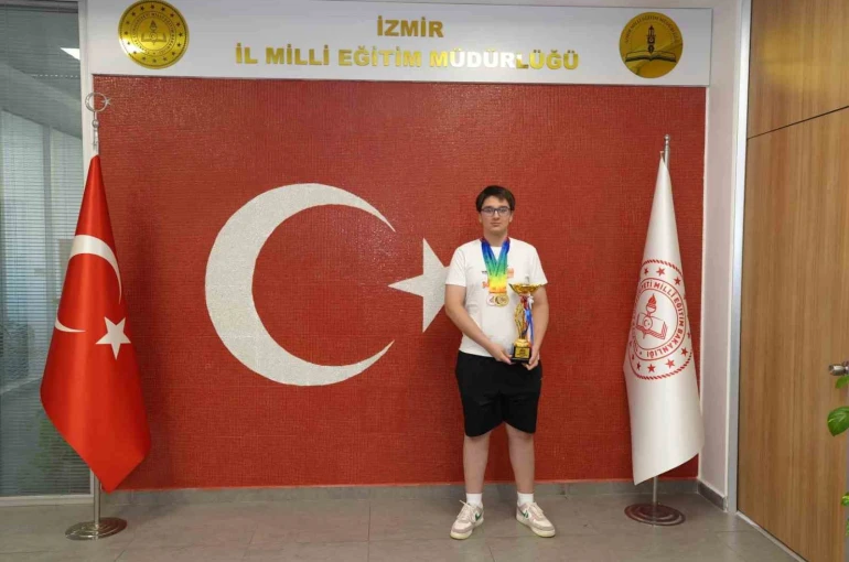 Singapur’dan İzmir’e dünya ikinciliği gururu