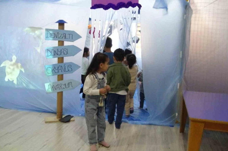 Sınıfını okyanusa çevirdi 