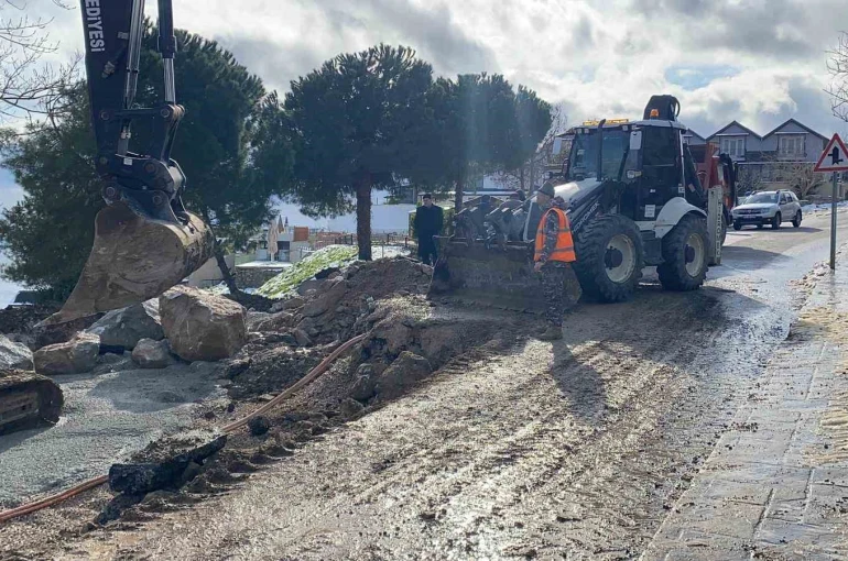 Sinop’ta heyelan sonrası onarım mesaisi 