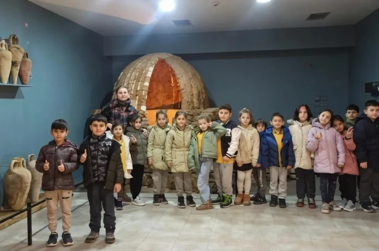 Sinop’ta minik öğrenciler müzede keşfe çıktı 