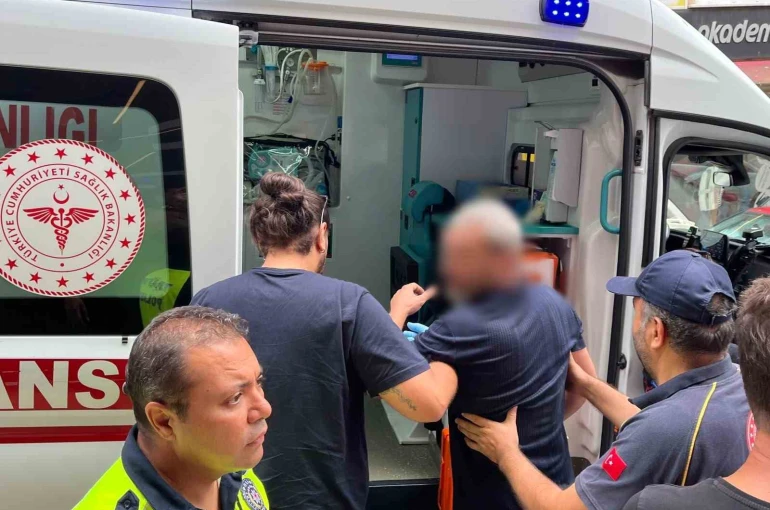Sinop’ta motosiklet ile hafif ticari araç çarpıştı: 1 yaralı 