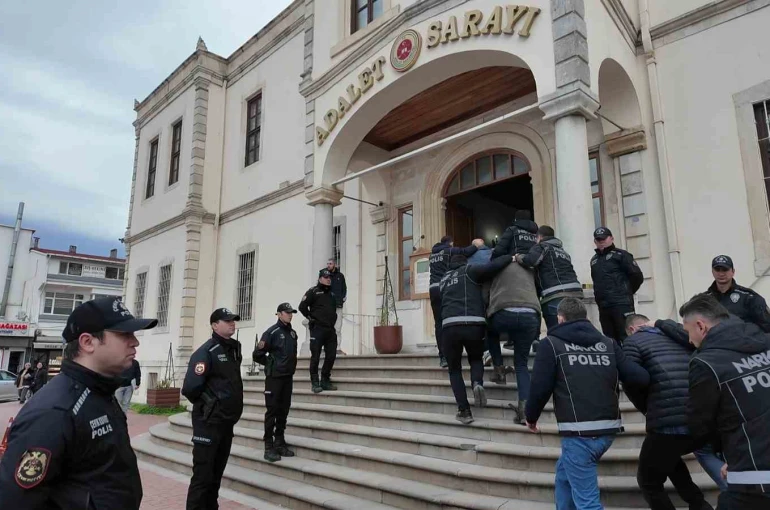Sinop’ta zehir tacirlerine ağır darbe: 10 tutuklama