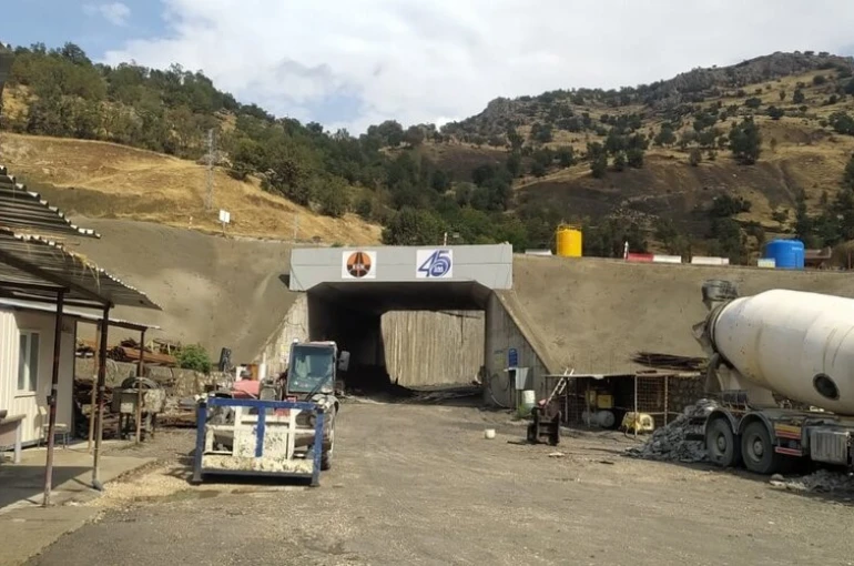 Şırnak-Van yolunda çalışmalar hızlandı 