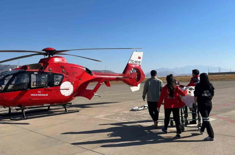 Şırnak’ta 16 yaşındaki hasta için helikopter ambulans havalandı 