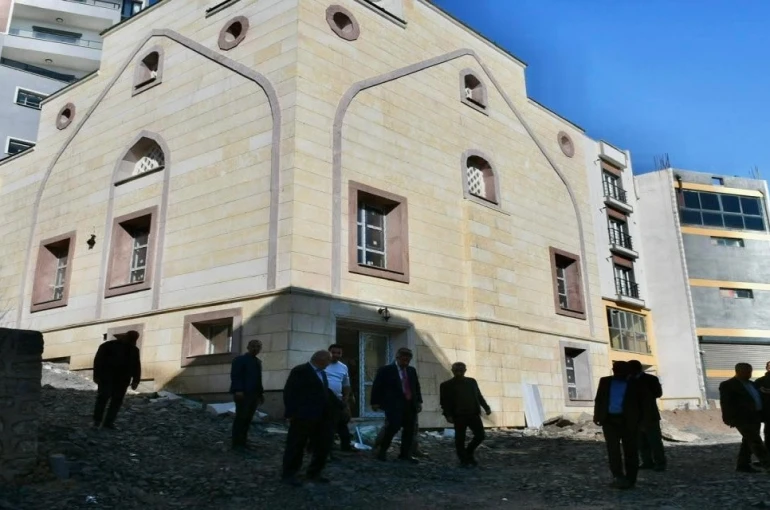 Şırnak’ta 70 konut, 2 cami ve sağlık merkezi yapımı devam ediyor 