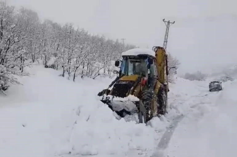 Şırnak’ta kar nedeniyle kapanan yollar açıldı
