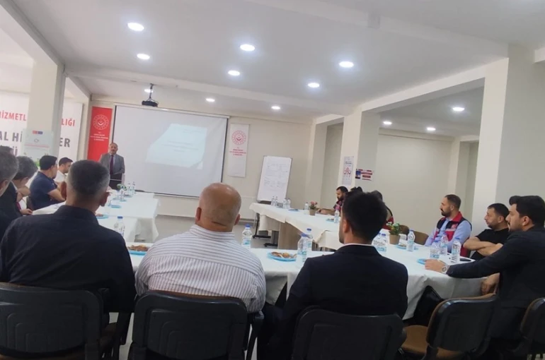 Şırnak’ta muhtarlarla güçlü aile için ortak akıl toplantısı 