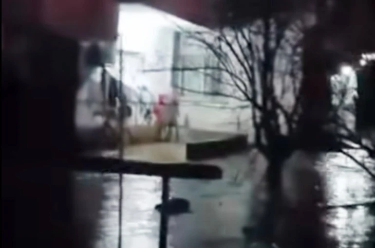 Şırnak’ta şiddetli yağış: Köy yolları göle döndü 