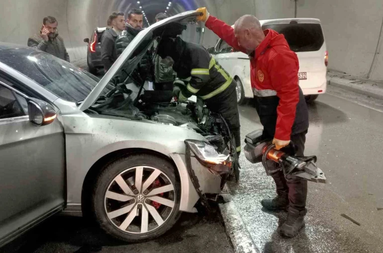 Şırnak’ta tünelde can pazarı: Zincirleme kazada 1 ölü, 8 yaralı 