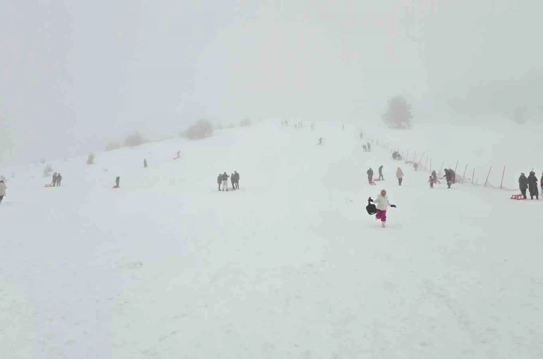 Sis ve yağışa rağmen Keltepe’ye akın ettiler 